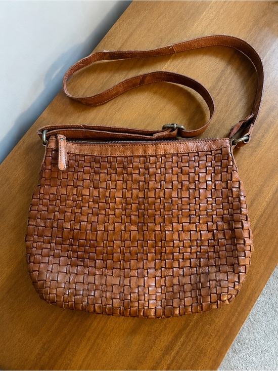 Vilenca Holland Handbags - Woven Leather Crossbody Bag - Tan/Light Brown